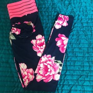 Cute booty lounge floral leggings
